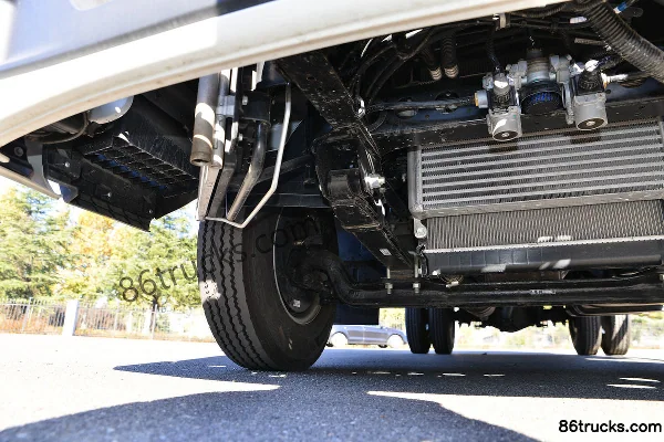 JAC Shuailing S6 130 hp 4X2(6 wheels) 4.12m single-row box light truck (China VI) Chassis (2) | 86Trucks