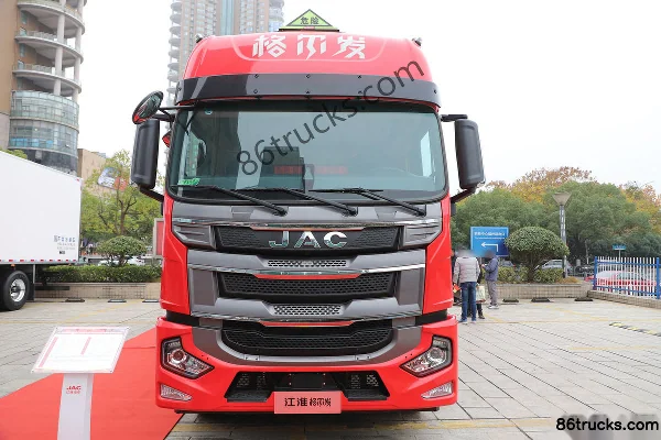 JAC Gallop A5X III heavy truck 220 hp 4X2(6 wheels) 6.8m miscellaneous dangerous goods box transport truck (Cool Boss brand) Exterior (2)