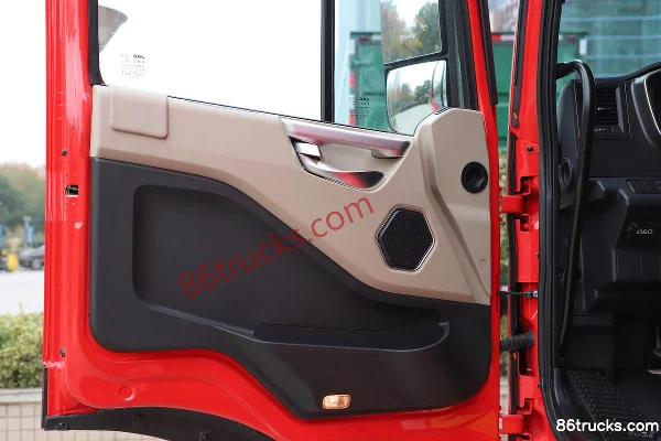 JAC Gallop A5X III heavy truck 220 hp 4X2(6 wheels) 6.8m miscellaneous dangerous goods box transport truck (Cool Boss brand) Cab (2) | 86Tru