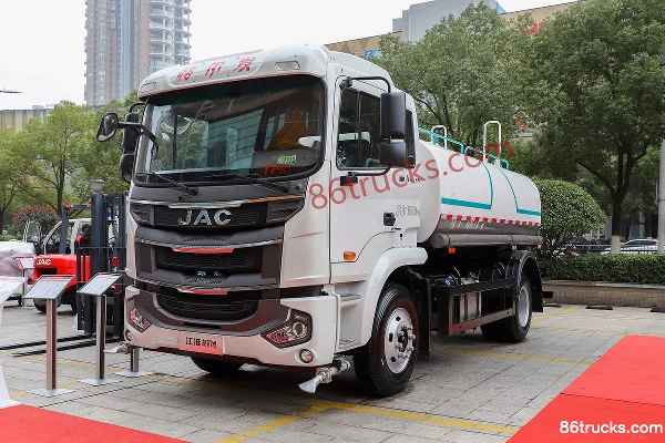 JAC Gallop A5L III 220 hp 4X2(6 wheels) water sprinkler truck Exterior (2) | 86Trucks