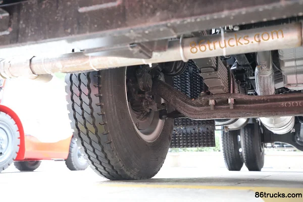 JAC Gallop A5L III 220 hp 4X2(6 wheels) water sprinkler truck Chassis (2) | 86Trucks