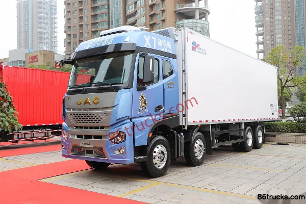 JAC Gallop Xingyao X7 520 hp 8X4(12 wheels) 9.3m AMT Automatic Refrigerated Truck Exterior (3) | 86Trucks