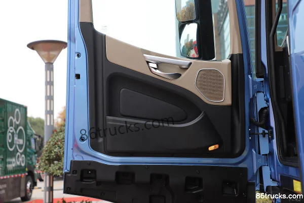 JAC Gallop Xingyao X7 520 hp 8X4(12 wheels) 9.3m AMT Automatic Refrigerated Truck Cab (2) | 86Trucks