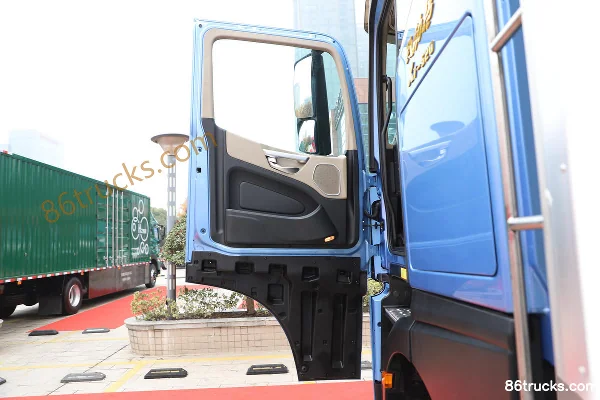 JAC Gallop Xingyao X7 520 hp 8X4(12 wheels) 9.3m AMT Automatic Refrigerated Truck Cab (1) | 86Trucks