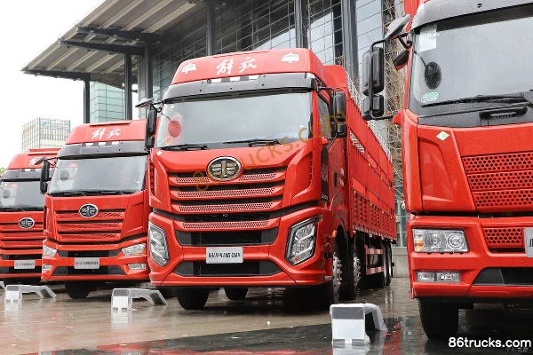 FAW Jiefang J6V Leading Edition 12.5L LNG 500 hp 8X4(12 wheels) FAW Jiefang 12-Speed 9.5m Stake Cargo Truck Exterior (3) | 86Trucks