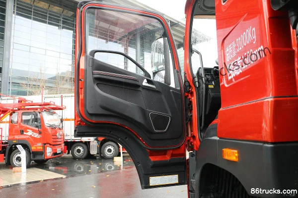 FAW Jiefang Qingdao JK6 350 hp 8X4(12 wheels) 5.6m dump truck Cab (1) | 86Trucks