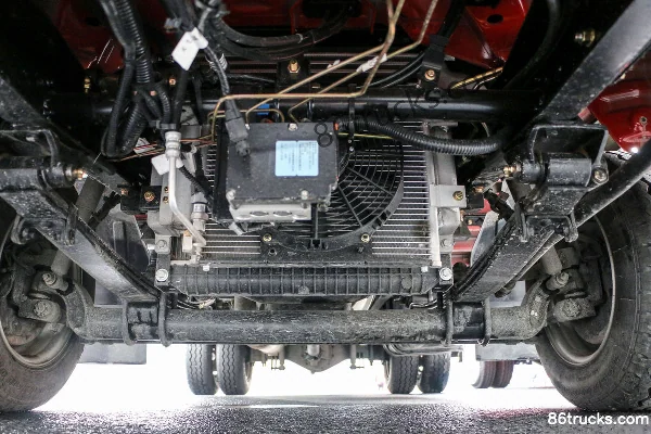 FAW Jiefang Hu VR 2.0L 129 ch 4X2(6 roues) essence 3,65 m camion léger fourgon, cabine simple Châssis (1) | 86Trucks