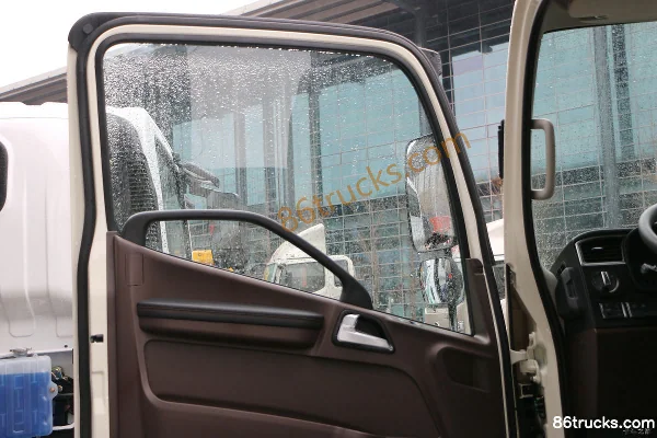 FAW Jiefang Lingtu 4.5T 4.16m Single Row Plug-in Hybrid Van Light Truck 14kWh 4X2(6 wheels) Interior (2) | 86Trucks