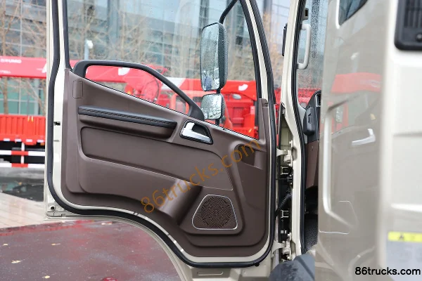FAW Jiefang Lingtu 150 hp 4X2(6 wheels) 3.78m Semi-row Van Light Truck (Fast Gear 8-speed) (Wide Body) Cab (2) | 86Trucks