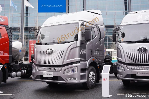FAW Jiefang J6E Heavy Truck 530 hp 4X2(6 wheels) LNG Automatic Tractor Truck Exterior (3) | 86Trucks