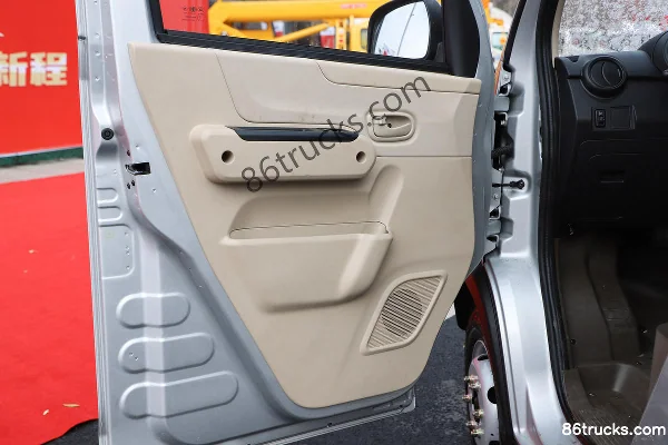 FAW Jiefang E90 3.5T 3.69m cabine simple camion plateau électrique pur 55.06kWh 4X2(6 roues) Intérieur (2) | 86Trucks