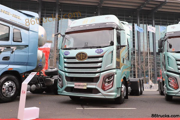 FAW Jiefang J6V Heavy Truck Leading Edition 600 hp 6X4(10 wheels) LNG Automatic Tractor Truck (Hydraulic Retarder) Exterior (2) | 86Trucks