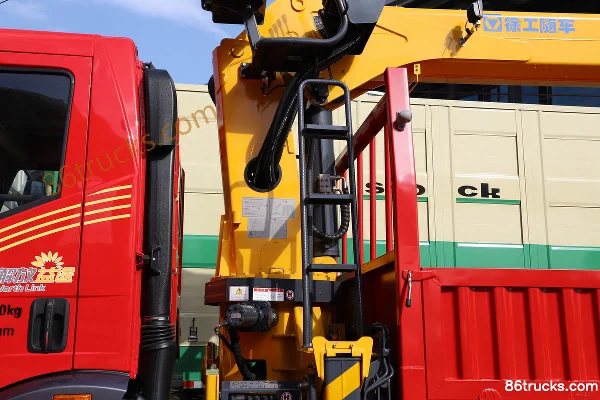 FAW Jiefang J6L 220hp 4X2(6 wheels) truck-mounted crane (XCMG brand) Body (1) | 86Trucks