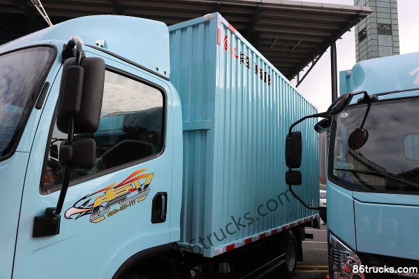 FAW Jiefang Hu VN 2L CNG 150hp 4X2(6 wheels) WLY 5-speed 4.16m single-row van light truck Body (1) | 86Trucks