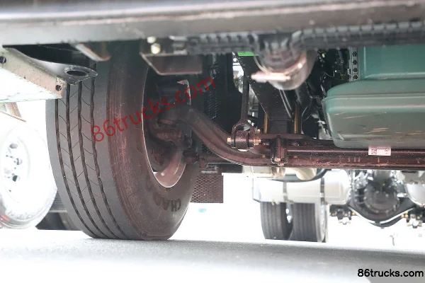 FAW Jiefang J6V Heavy Truck 530 hp 6X4(10 wheels) Dual Fuel Tractor Truck (Hydraulic Retarder) Chassis (2) | 86Trucks