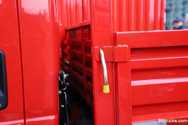 FAW Jiefang Hu VR Basement Edition 142hp 4X2(6 wheels) 3.65m single-row flatbed light truck Body (2) | 86Trucks
