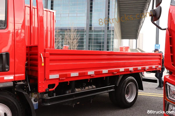 FAW Jiefang Hu VR Basement Edition 142hp 4X2(6 wheels) 3.65m single-row flatbed light truck Body (1) | 86Trucks