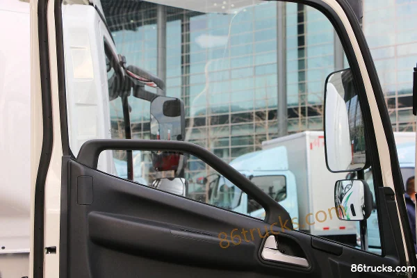 FAW Jiefang J6F version légère 4.5T 4.16m cabine simple camion léger fourgon 100% électrique 83.96kWh 4X2(6 roues) Intérieur (2) | 86Trucks