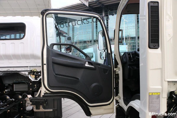 FAW Jiefang J6F version légère 4.5T 4.16m cabine simple camion léger fourgon 100% électrique 83.96kWh 4X2(6 roues) Intérieur (1) | 86Trucks