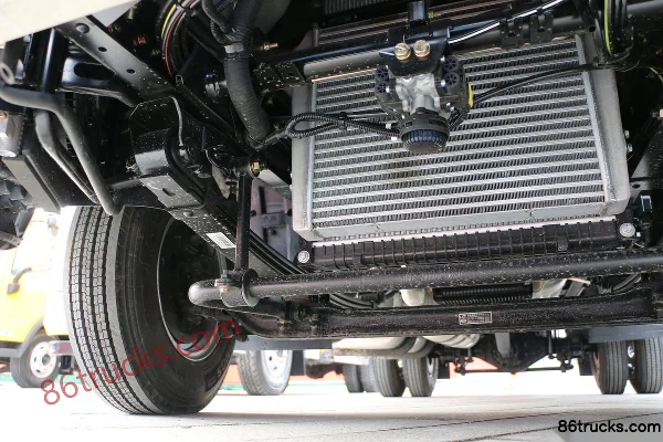 FAW Jiefang Lingtu Smart Edition 163 hp 4X2(6 wheels) 4.05m Refrigerated Truck Chassis (2) | 86Trucks