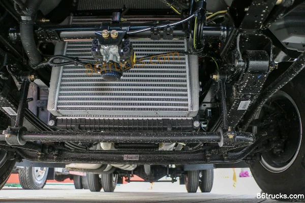 FAW Jiefang Lingtu Smart Edition 163 hp 4X2(6 wheels) 4.05m Refrigerated Truck Chassis (1) | 86Trucks