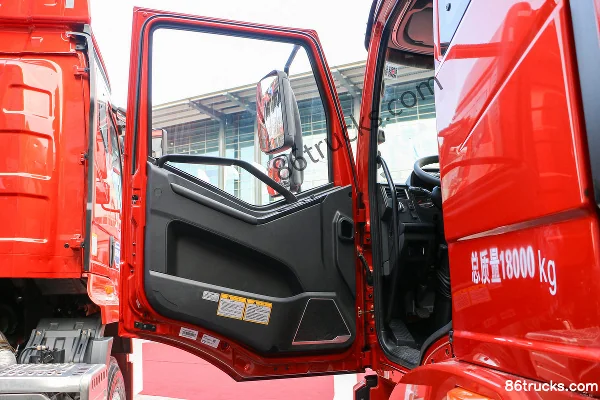 FAW Jiefang J6L Elite Edition 7.34L LNG 290hp 4X2(6 wheels) FAW Jiefang 8-speed 7.7m semi-panel van cargo truck Cab (1) | 86Trucks