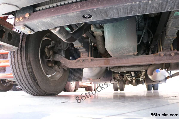 FAW Jiefang J6L Elite Edition 7.34L LNG 290hp 4X2(6 wheels) FAW Jiefang 8-speed 7.7m semi-panel van cargo truck Chassis (2) | 86Trucks