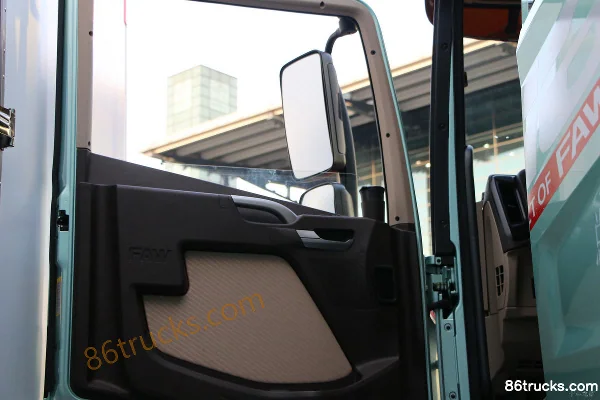 FAW Jiefang Qingdao JH6 8.2L LNG 320hp 6X2(8 wheels) FAW Jiefang 10-speed 9.5m Van Truck Cab (2) | 86Trucks