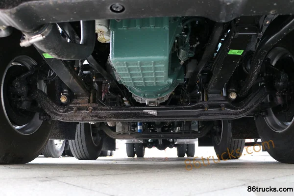 FAW Jiefang Qingdao JH6 8.2L LNG 320hp 6X2(8 wheels) FAW Jiefang 10-speed 9.5m Van Truck Chassis (1) | 86Trucks