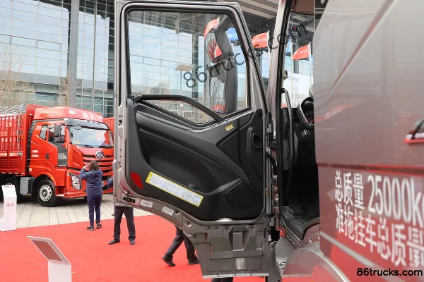 FAW Jiefang J6E poids lourd 580 ch 6X4(10 roues) tracteur routier AMT automatique Cabine (1) | 86Trucks
