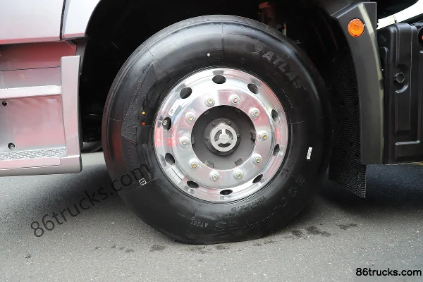FAW Jiefang J6E poids lourd 580 ch 6X4(10 roues) tracteur routier AMT automatique Châssis (1) | 86Trucks