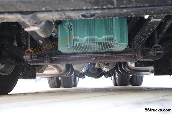 FAW Jiefang Qingdao Yingtu Première Classe 620 ch 6X4(10 roues) tracteur routier AMT automatique (avec ralentisseur hydraulique) Châssis (1)