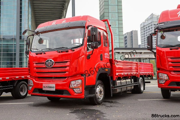 FAW Jiefang Qingdao JK6 Medium Truck 200 hp 4X2(6 wheels) 5.8m Flatbed Cargo Truck Exterior (3) | 86Trucks