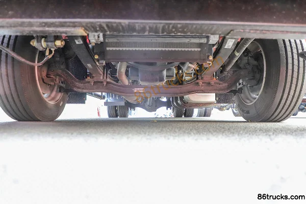 FAW Jiefang Qingdao JK6 Medium Truck 200 hp 4X2(6 wheels) 5.8m Flatbed Cargo Truck Chassis (1) | 86Trucks