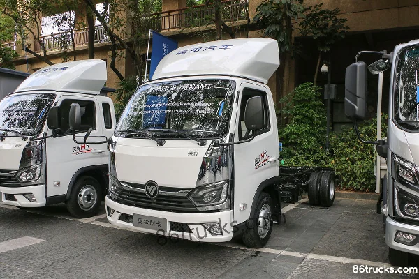 Foton Auman M Card 125hp 4X2(6 wheels) 3.7m Single Row Stake Truck Exterior (3) | 86Trucks