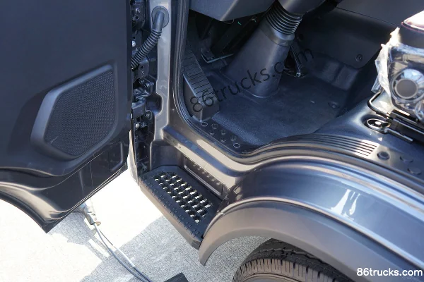 Foton Forland S1 1.5L 136hp 4X2(6 wheels) Gasoline 3.7m AMT Single-row Van Light Truck Cab (2) | 86Trucks