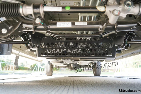 Foton Xiangling Q Split Type Comfort 1.3L 91ch 4X2(6 roues) Essence 2,1m double cabine camion plateau micro (pneus arrière simples) Châssis
