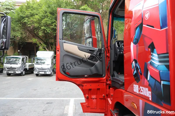 Foton AumanGTL Star Wing Pro 11.8L Diesel 470hp 8X4(12 wheels) ZF 12-speed AMT Automatic 9.56m Stake Truck Cab (1) | 86Trucks