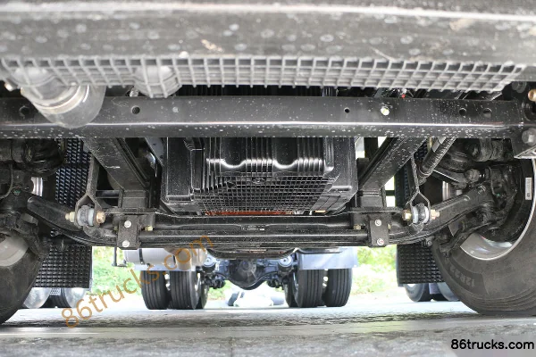 Foton AumanEST Star Edition 580 hp 6X4(10 wheels) LNG Automatic Tractor Truck Chassis (1) | 86Trucks
