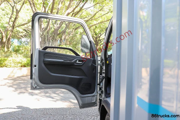 Foton Aumark X 158 hp 4X2(6 wheels) 4.14m single-row van light truck Cab (1) | 86Trucks