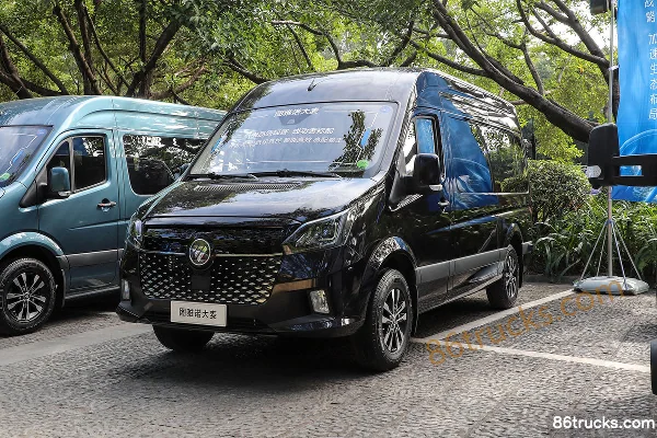 Foton Tuyano Damai 2024 Commercial Edition 149hp 2T Diesel 7-Seat Manual Long Wheelbase Mid Roof Passenger Van (Single Rear Tire) Exterior (