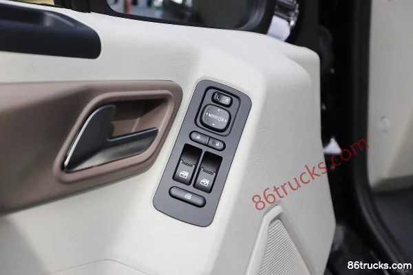 Foton Tuyano Damai 2024 Commercial Edition 149hp 2T Diesel 7-Seat Manual Long Wheelbase Mid Roof Passenger Van (Single Rear Tire) Cab (3)