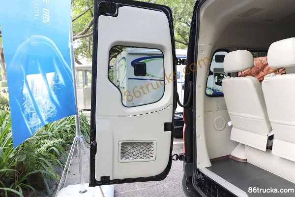Foton Tuyano Damai 2024 Commercial Edition 149hp 2T Diesel 7-Seat Manual Long Wheelbase Mid Roof Passenger Van (Single Rear Tire) Cargo Box