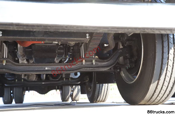 Foton Shenglong ES5 Pro 240 hp 6X2(8 wheels) 6.8m Side Panel Cargo Truck Chassis (3) | 86Trucks