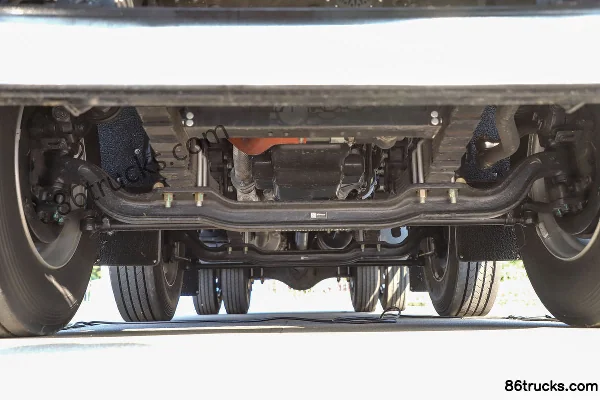 Foton Shenglong ES5 Pro 240 hp 6X2(8 wheels) 6.8m Side Panel Cargo Truck Chassis (1) | 86Trucks