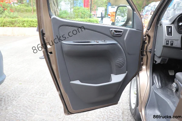 Foton Business Vehicle Fenjing G5 2023 Comfort 160hp 2.4L Gasoline 9-Seat Light Bus Cab (2) | 86Trucks