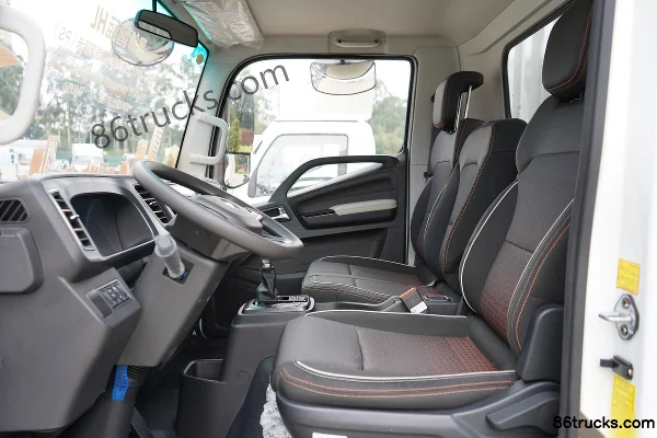 Foton Zhilan HL 4.5T 4.14m Single Row Plug-in Hybrid Box Light Truck (Yunnei) 14.016kWh 4X2(6 wheels) Interior (2) | 86Trucks