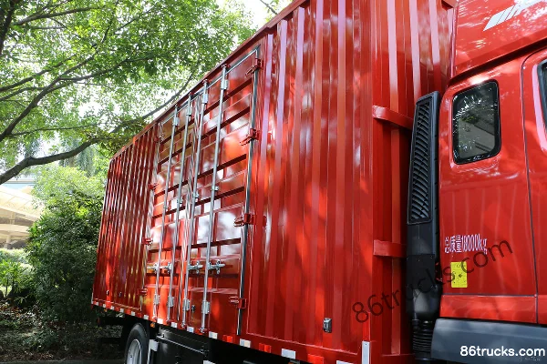 Foton Auhang R Pro 270hp 4X2(6 wheels) 6.8m AMT automatic wing-opening box cargo truck Body (3) | 86Trucks