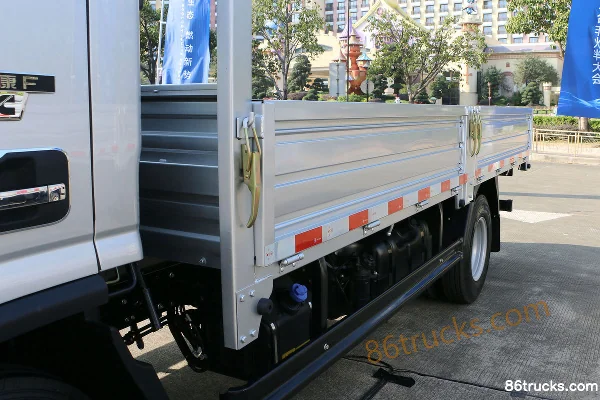 Foton Times Linghang Grand G 163ch 4X2(6 roues) 4.17m cabine simple plateau léger (WLY 8 vitesses) Carrosserie (1) | 86Trucks