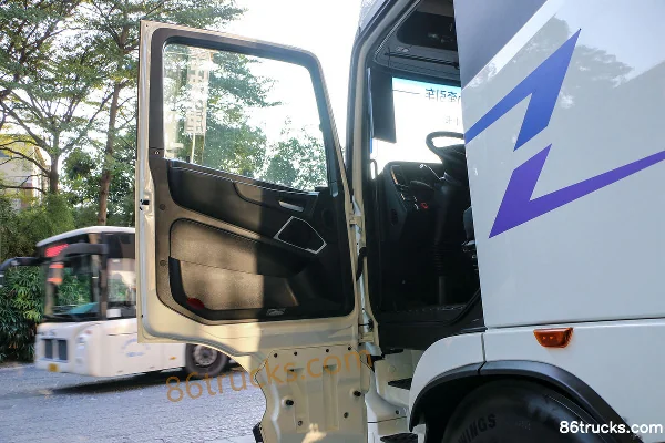 Foton Auman Galaxy 6X4(10 roues) tracteur routier électrique pur 513 kWh Cabine (1) | 86Trucks